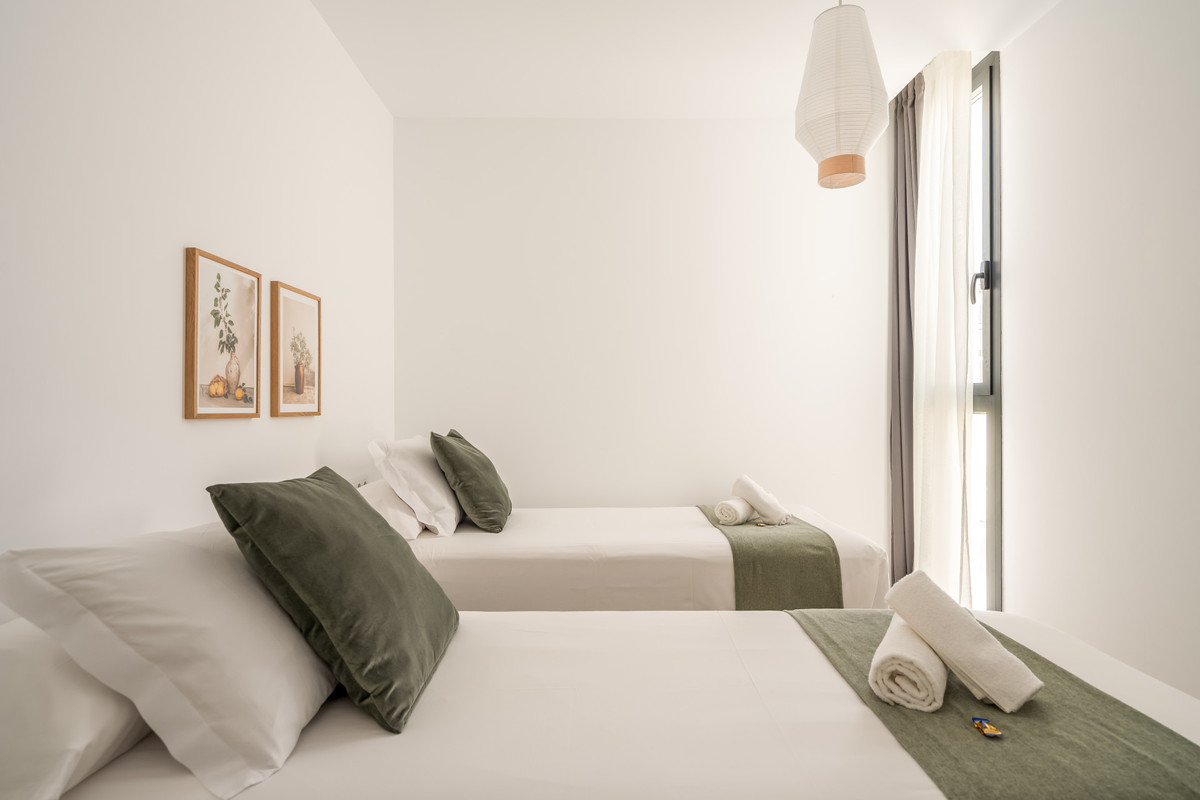 f34b42317149643b6cfda29072329d4a - 13