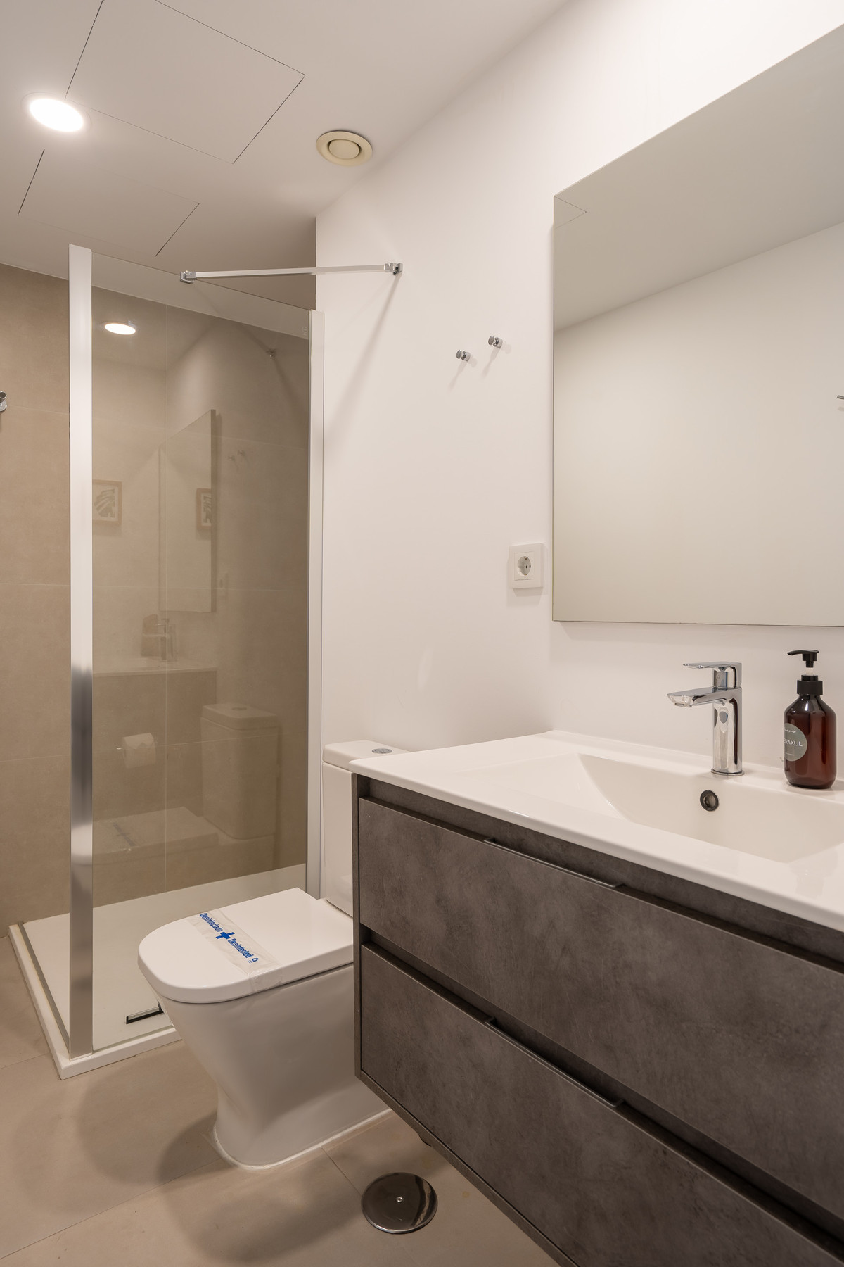 f34b42317149643b6cfda29072329d4a - 17