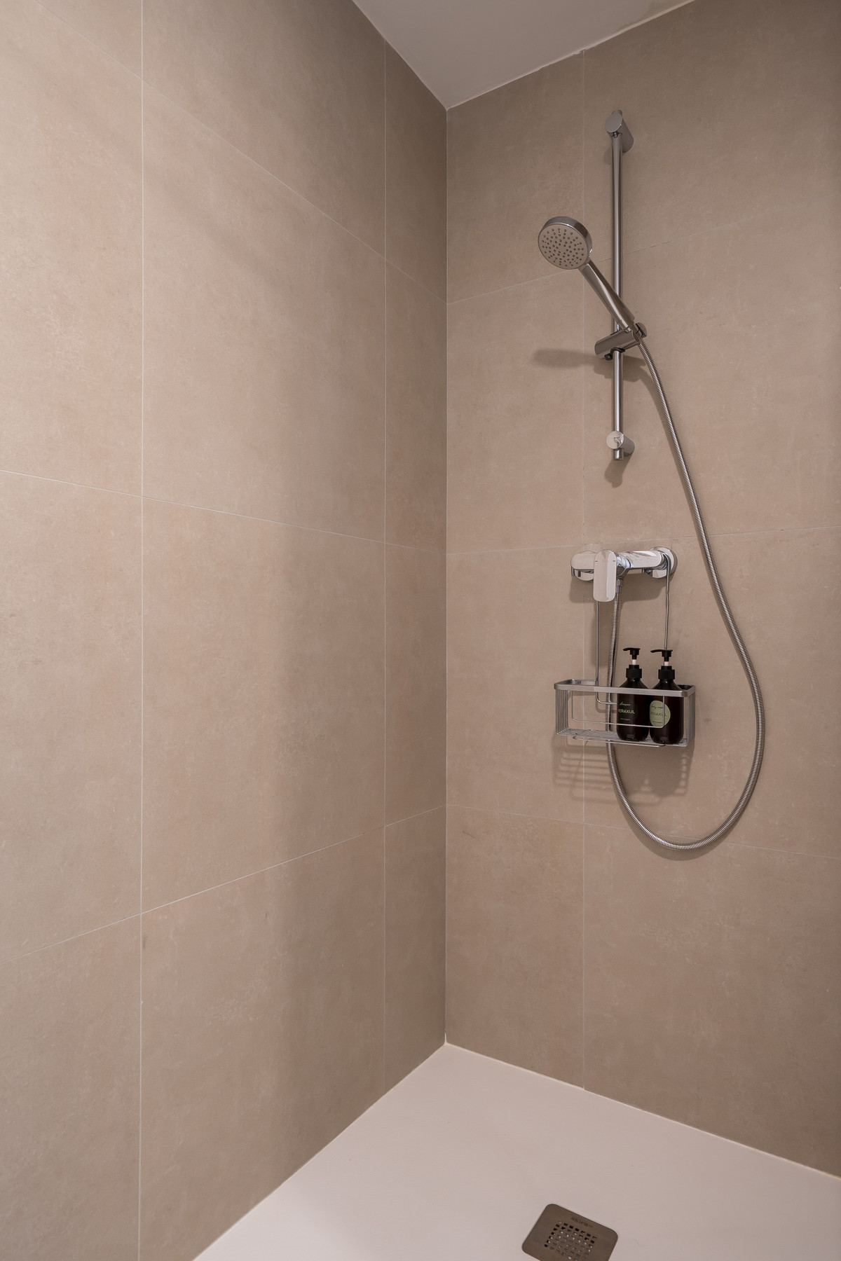 f34b42317149643b6cfda29072329d4a - 18