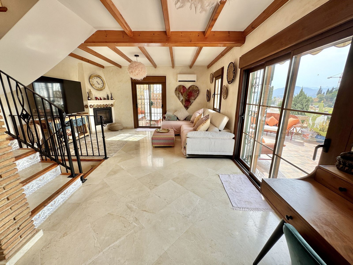 f3e33c222b21c83e271fb6b6afd15db1 - 13