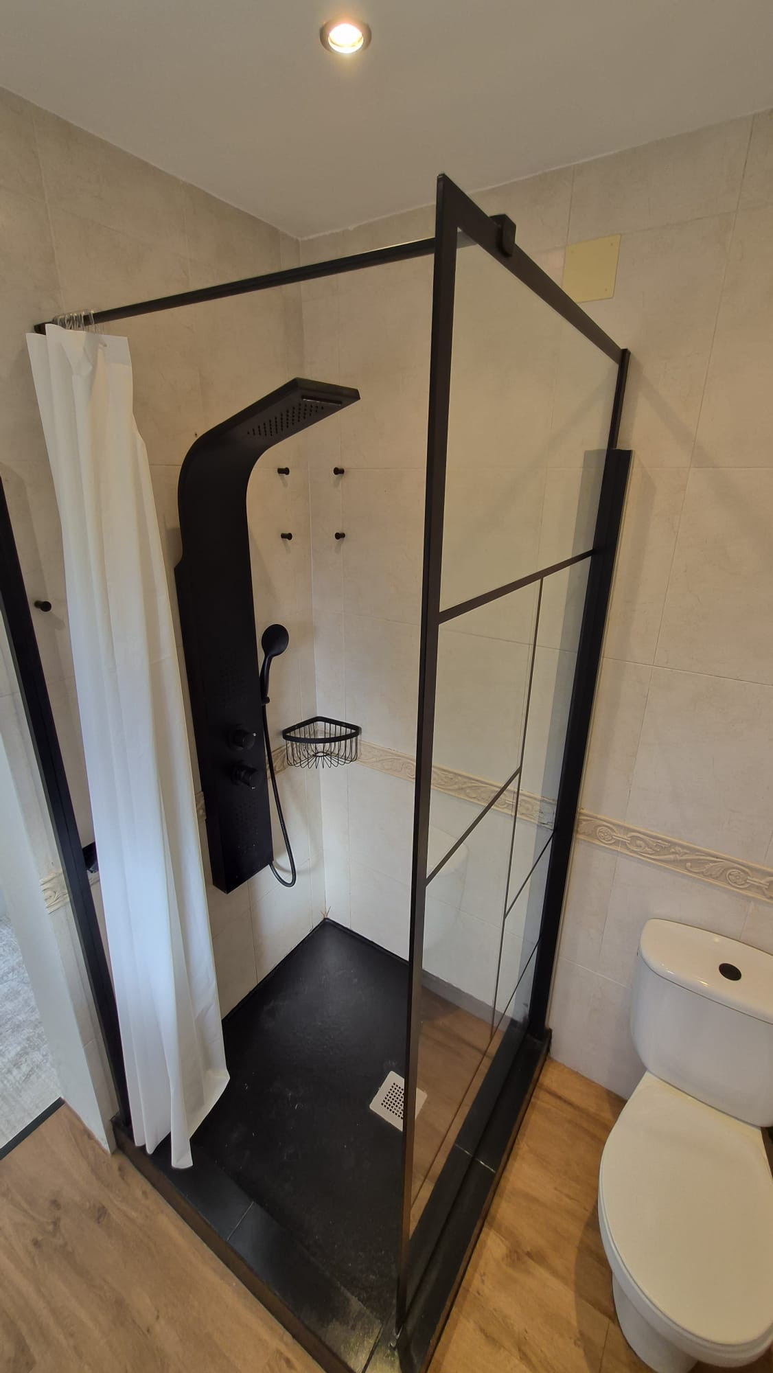 f497b3ab5e7f51e4334168555223afce - 16