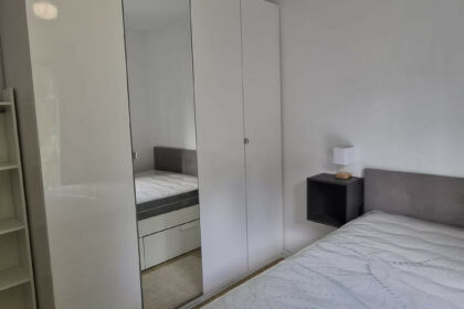 f497b3ab5e7f51e4334168555223afce - 18