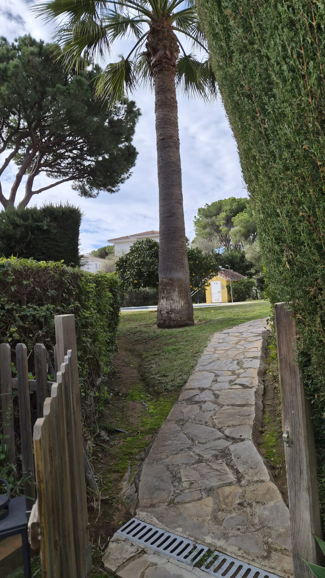 f497b3ab5e7f51e4334168555223afce - 20