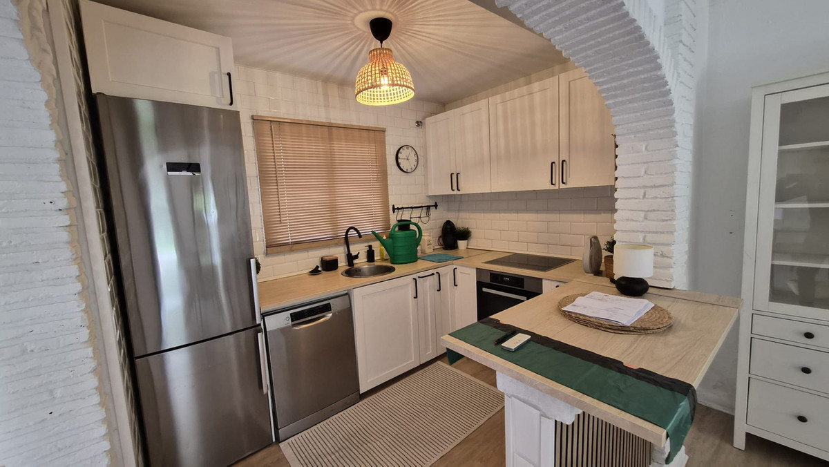 f497b3ab5e7f51e4334168555223afce - 3