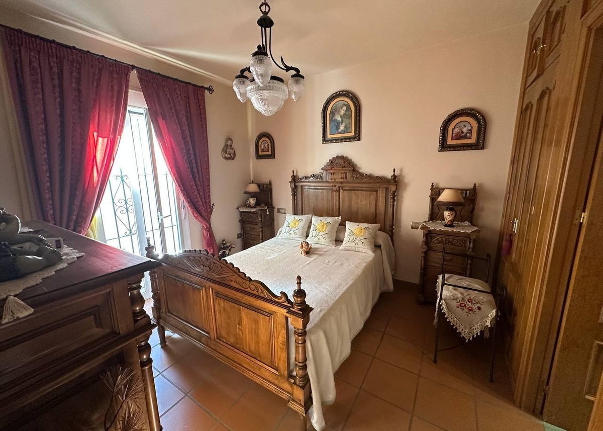 f54fcff671e0a2e282fbf859f108a92e - 13