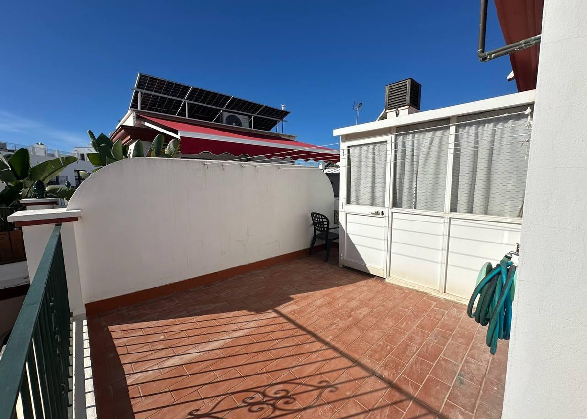 f54fcff671e0a2e282fbf859f108a92e - 15