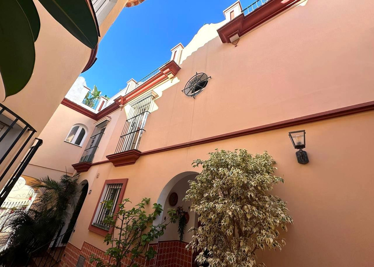 f54fcff671e0a2e282fbf859f108a92e - 19