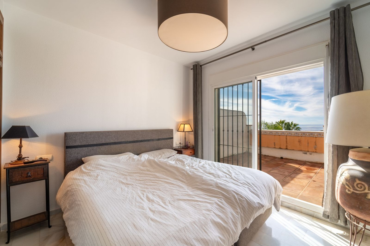 f555224d5aa21b16e853ccfc77ef3fa6 - 31