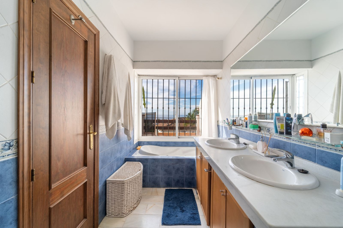 f555224d5aa21b16e853ccfc77ef3fa6 - 33