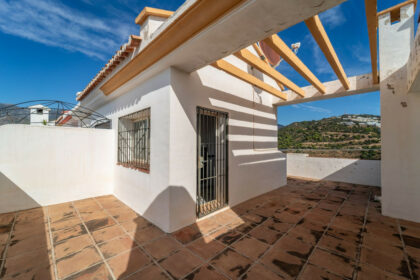 f555224d5aa21b16e853ccfc77ef3fa6 - 46