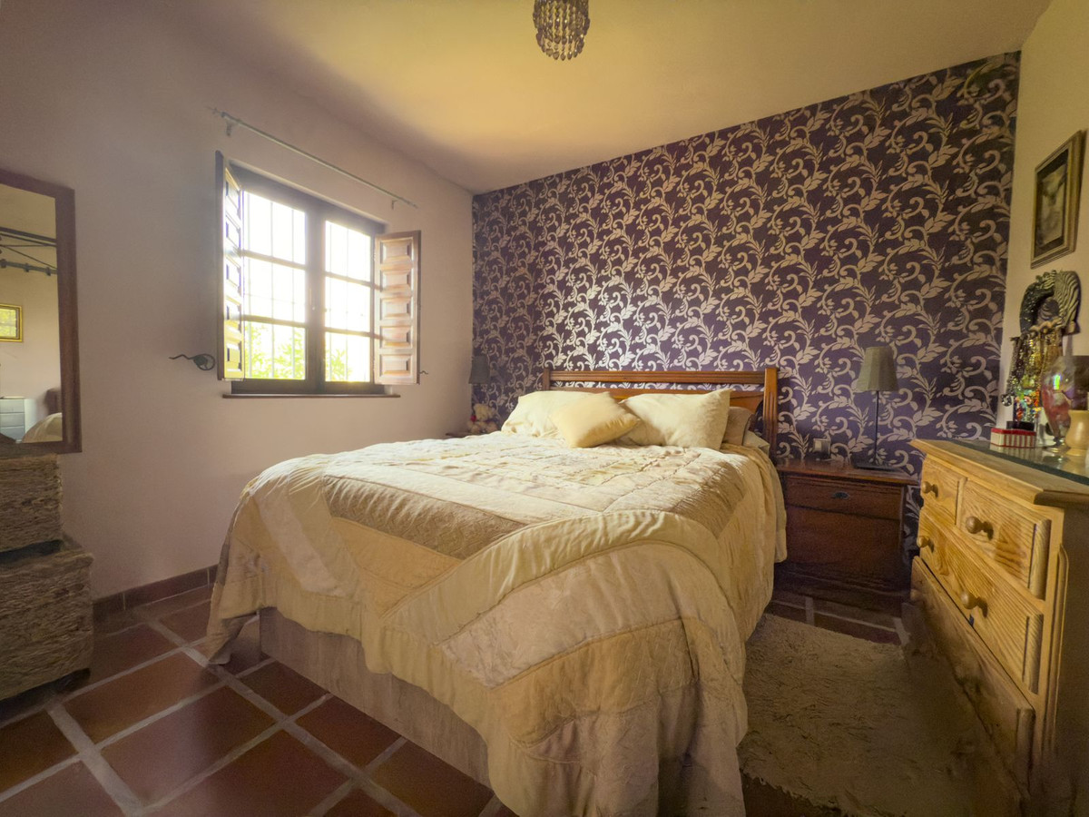 f55a3509a6734ffa80fc59518e19ad7f - 14