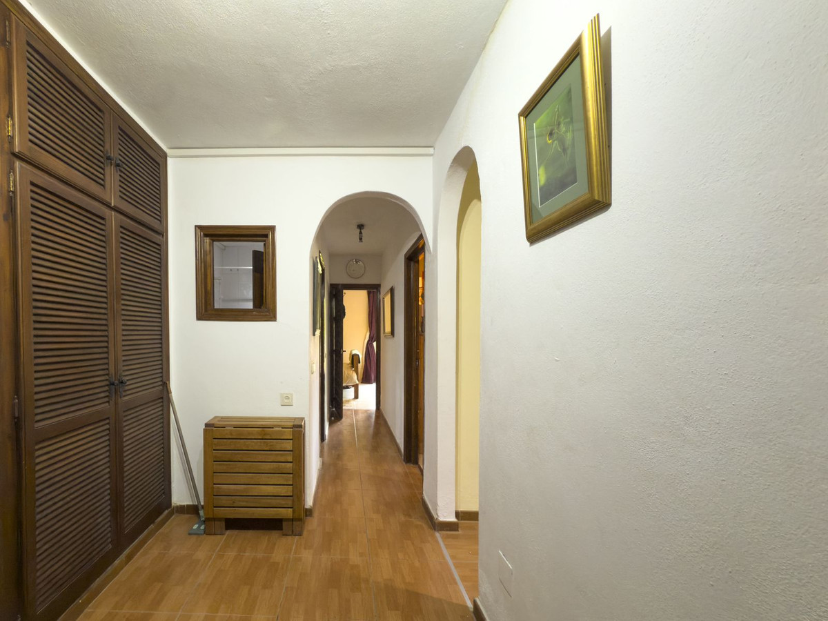 f55a3509a6734ffa80fc59518e19ad7f - 16