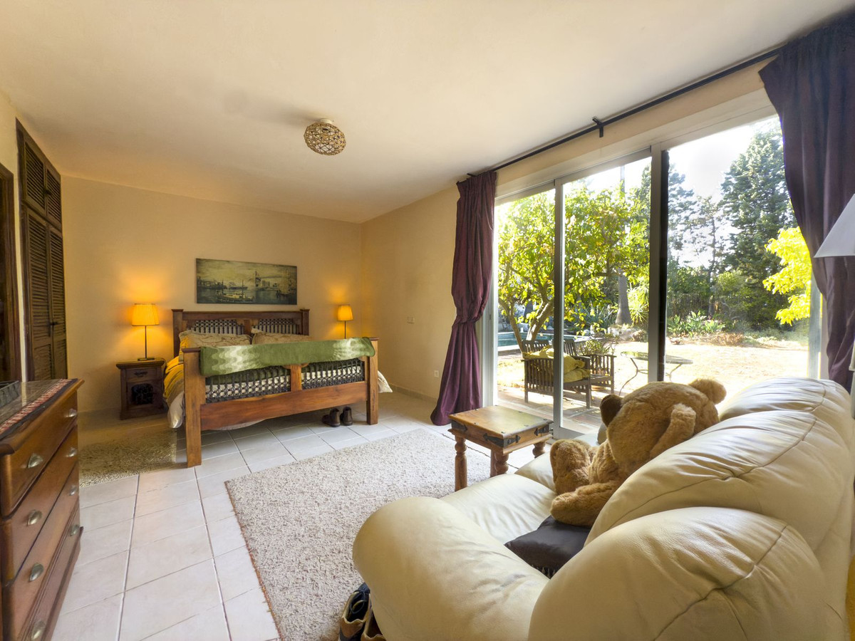 f55a3509a6734ffa80fc59518e19ad7f - 19