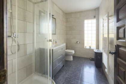 f55a3509a6734ffa80fc59518e19ad7f - 23