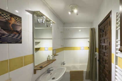 f55a3509a6734ffa80fc59518e19ad7f - 28