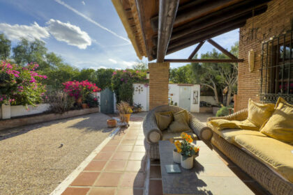 f55a3509a6734ffa80fc59518e19ad7f - 33