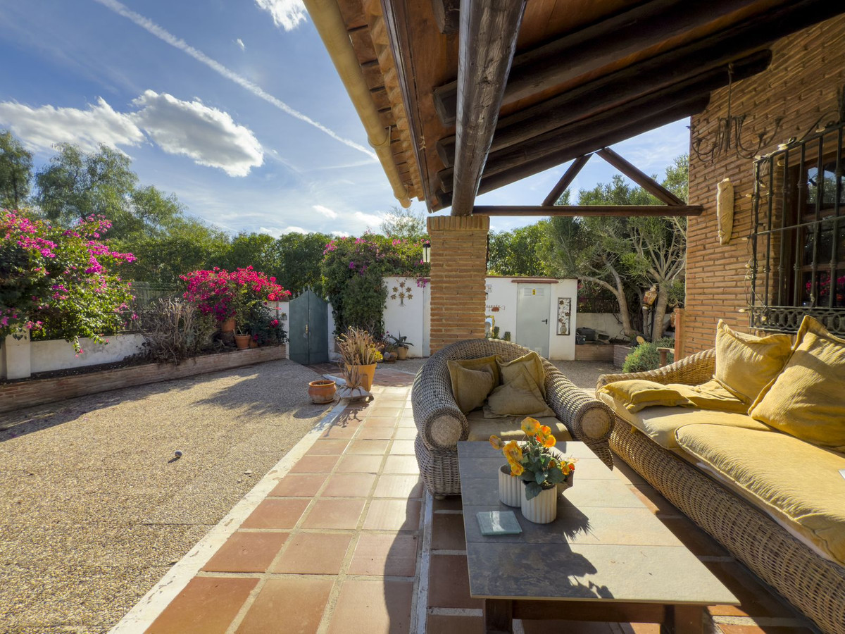 f55a3509a6734ffa80fc59518e19ad7f - 33