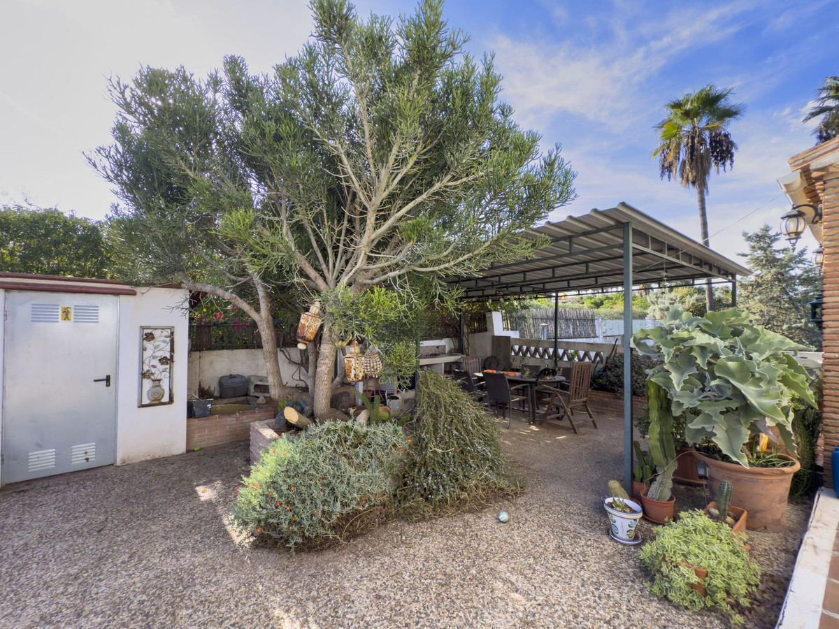 f55a3509a6734ffa80fc59518e19ad7f - 40