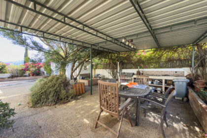 f55a3509a6734ffa80fc59518e19ad7f - 42