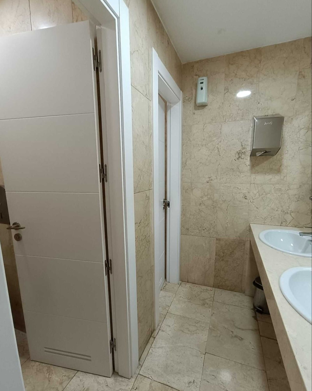 f68f4a6e6d427ec179a0e0fa9a7d9ba4 - 5