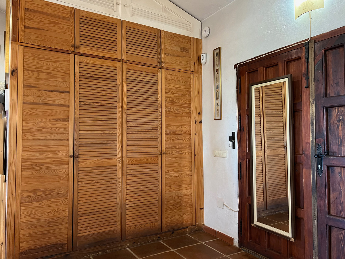 f74edc69f2f7abe306cdafab033af8cf - 23