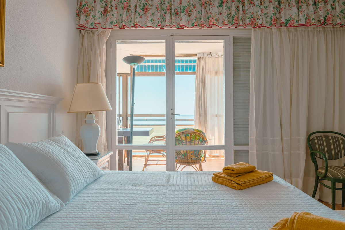 f90111ac0bf86d8576e512b2a462ae5b - 44