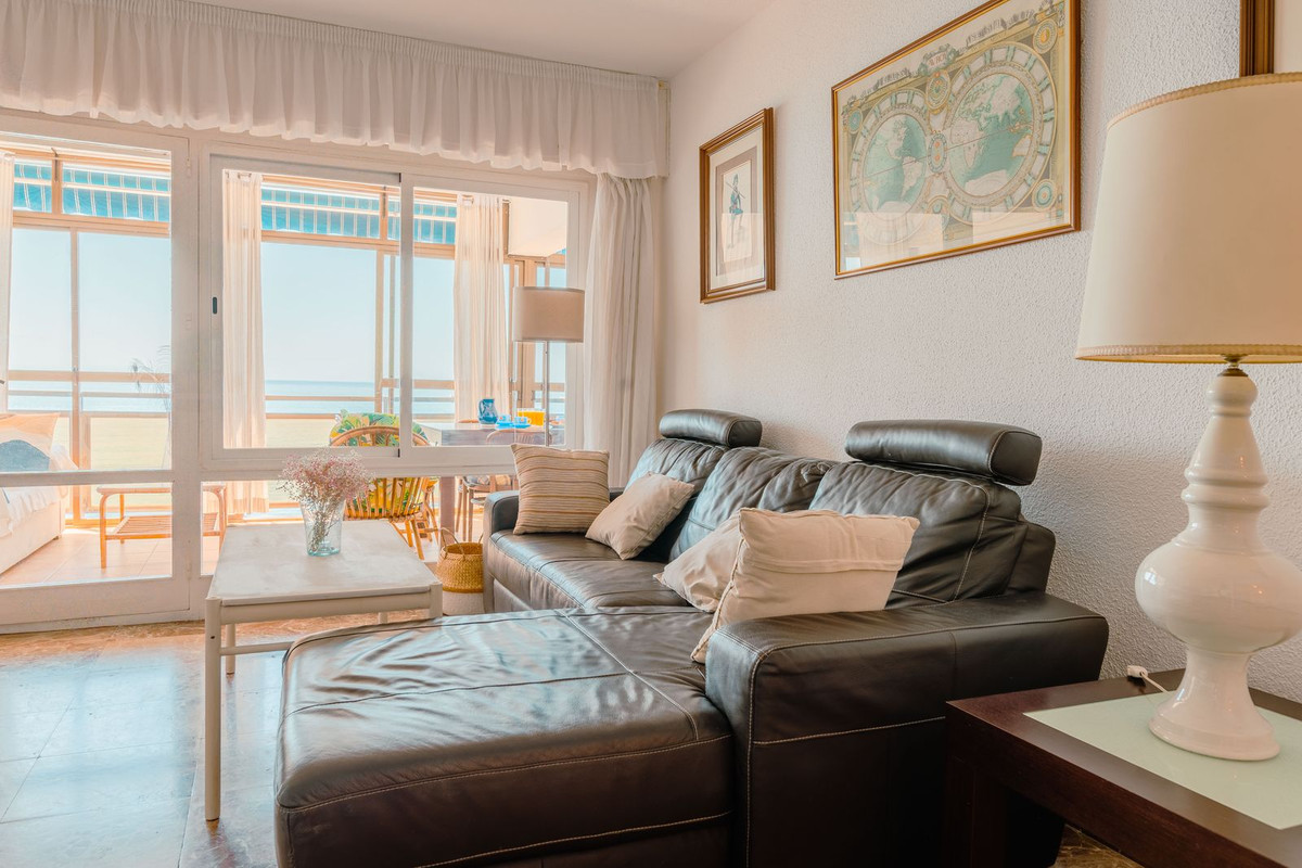 f90111ac0bf86d8576e512b2a462ae5b - 53