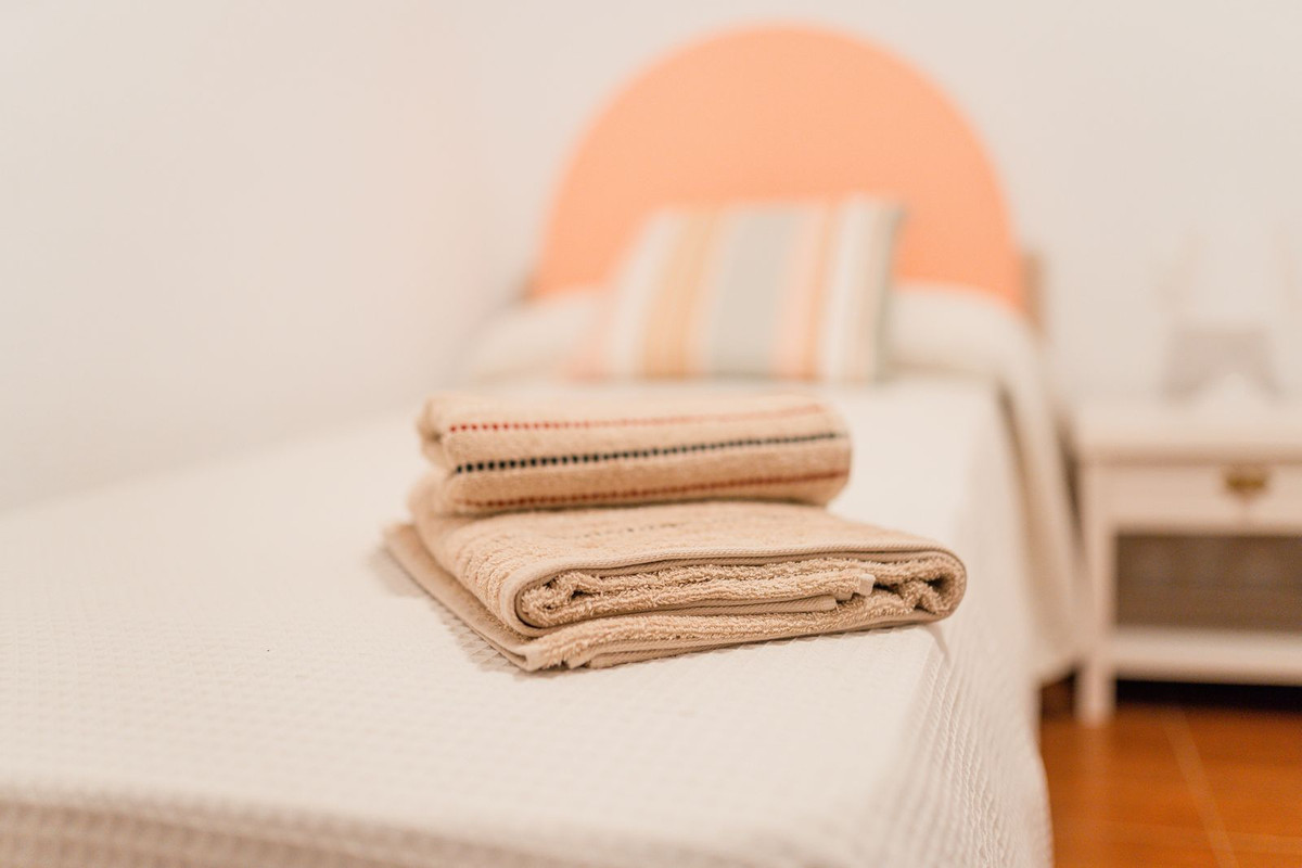 f90111ac0bf86d8576e512b2a462ae5b - 76