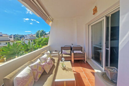 f988941ac6a2c16a3615dc4ed70ad8d4 - 12