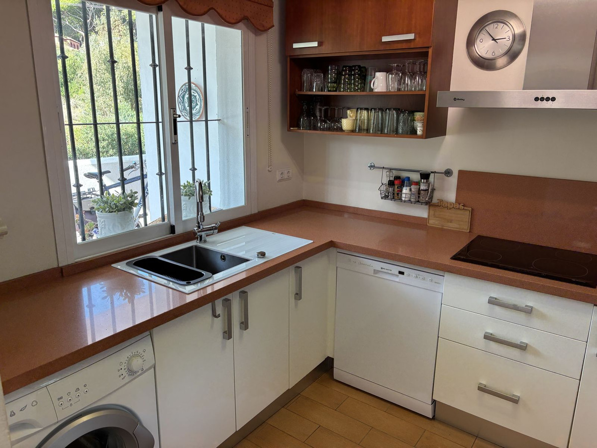 f98aedd6bb24188d08c176d29c3af6e5 - 21