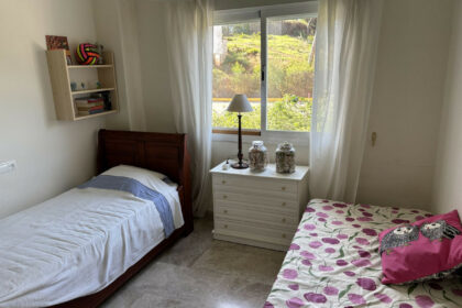 f98aedd6bb24188d08c176d29c3af6e5 - 24