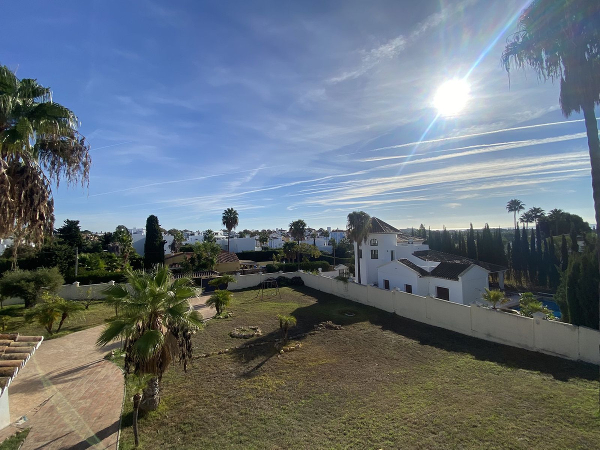 f9a6ef1d24acd40c67336fd5242f704a - 12