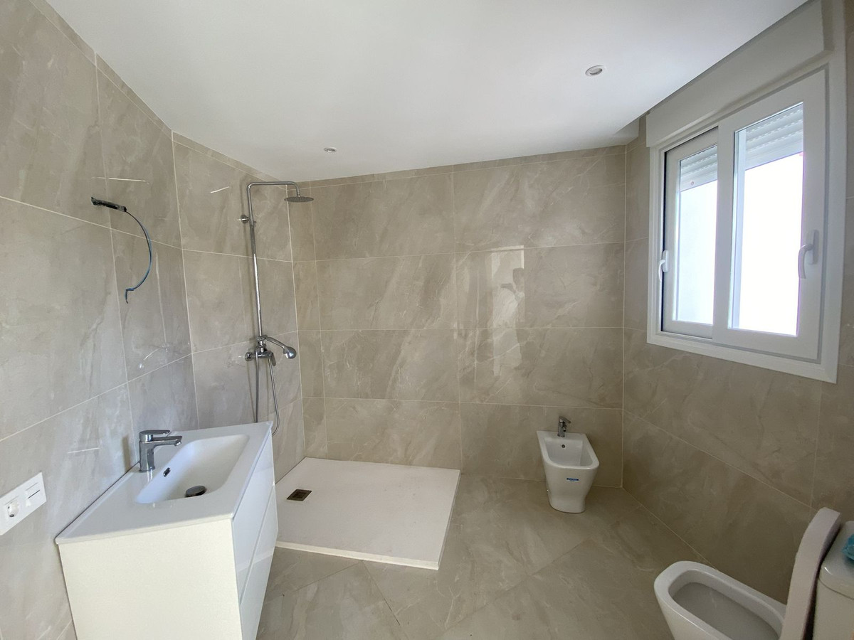 f9a6ef1d24acd40c67336fd5242f704a - 18