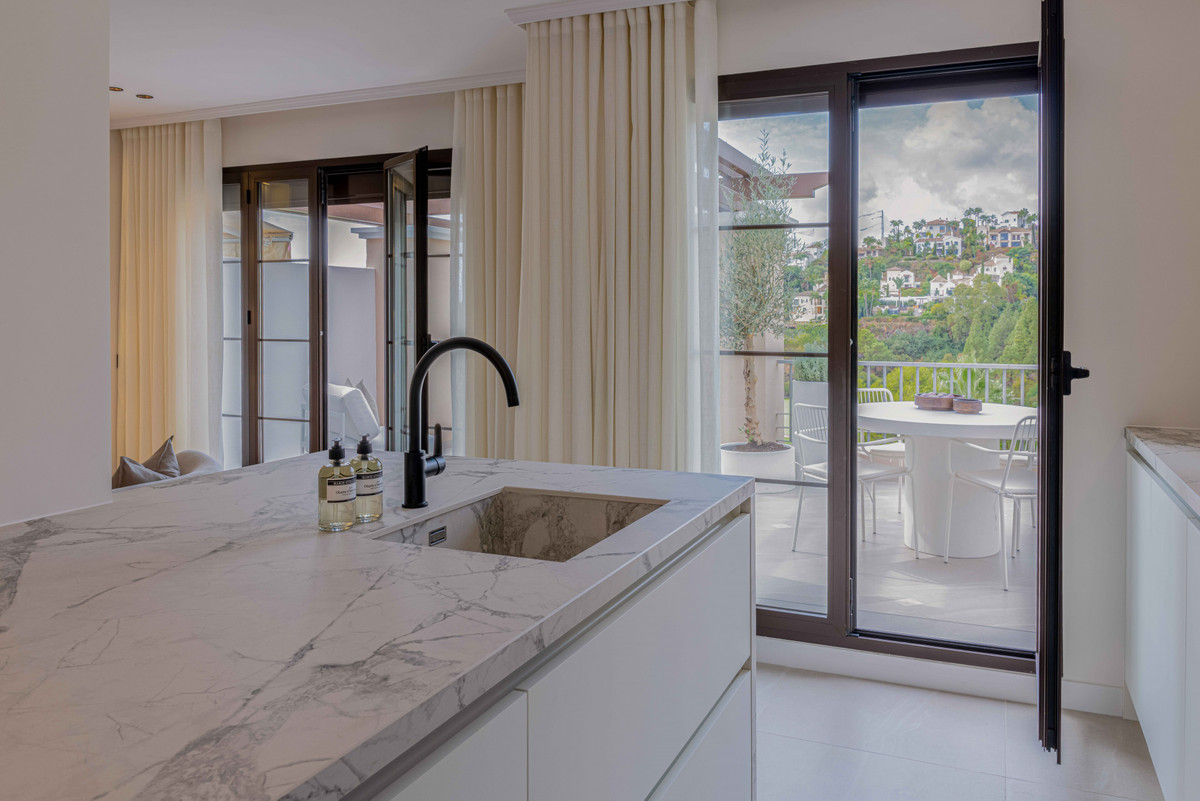 fa0c6f783ba3e18486445e0408525b0c - 11