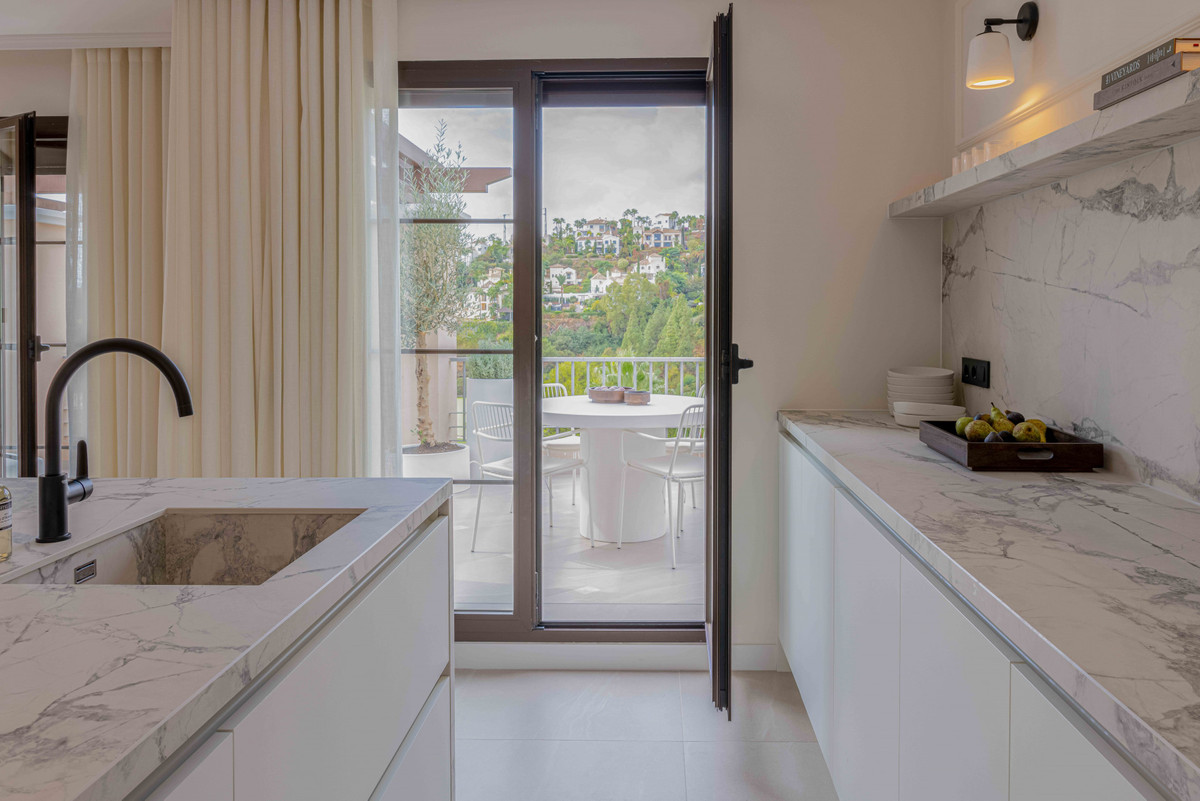 fa0c6f783ba3e18486445e0408525b0c - 12