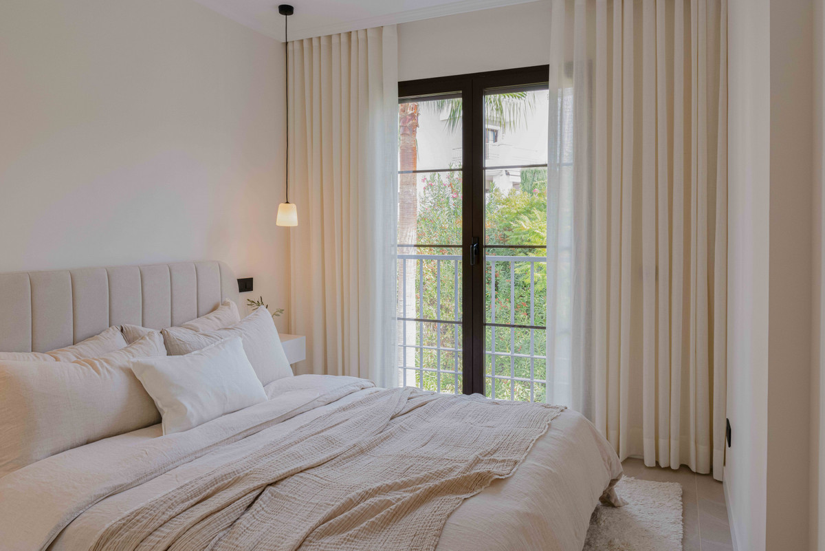 fa0c6f783ba3e18486445e0408525b0c - 24