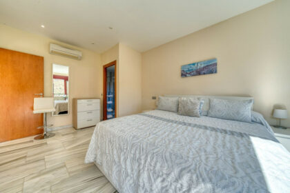 fab3ce47c0dc113916381fe9c5ea9c55 - 15