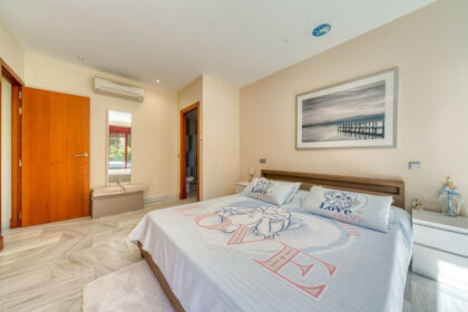 fab3ce47c0dc113916381fe9c5ea9c55 - 18