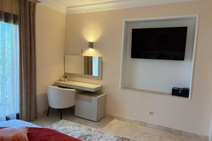 fbaa5d46c52127e83c99ae3954c133c3 - 12