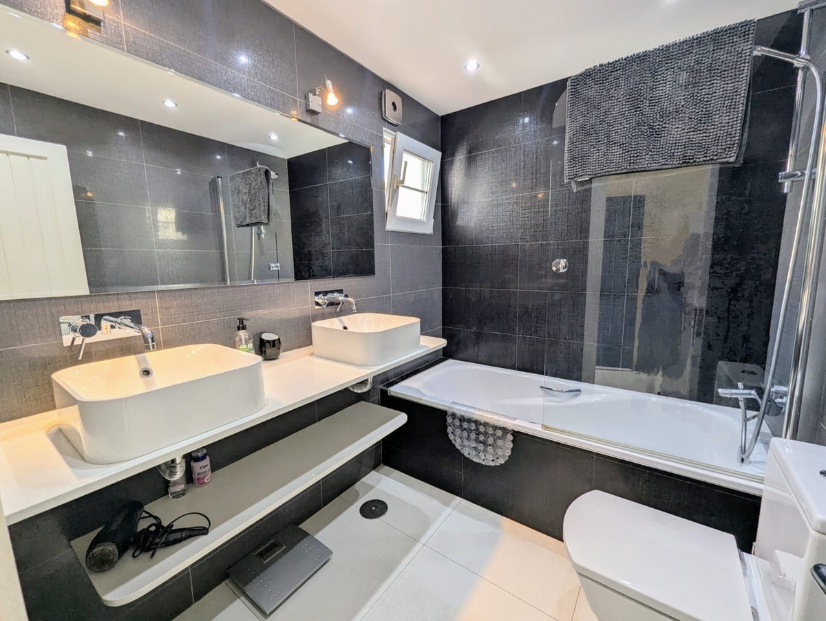 fc61eabfb0b8a15a0e27ea109dab0b7a - 19