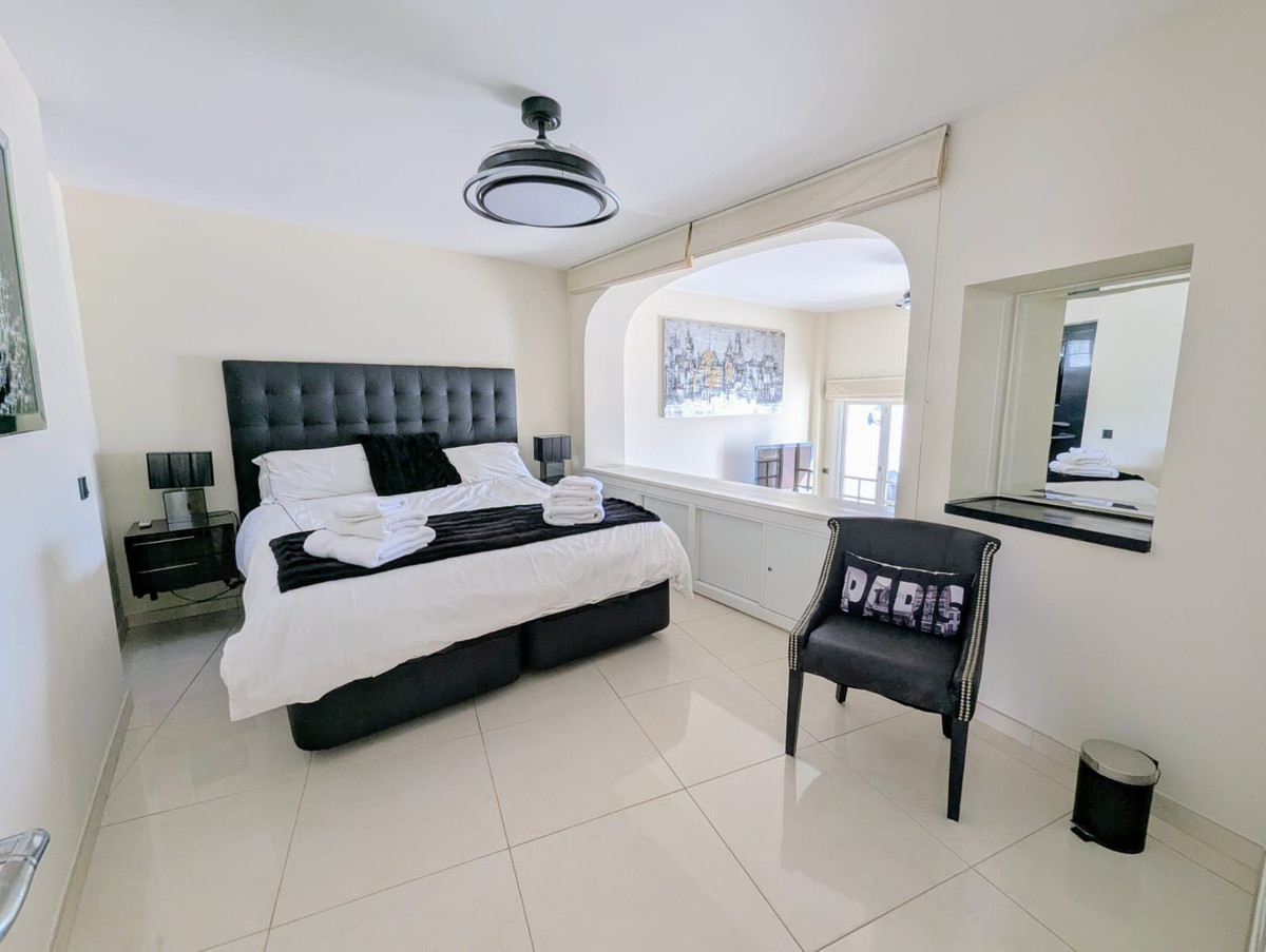 fc61eabfb0b8a15a0e27ea109dab0b7a - 22