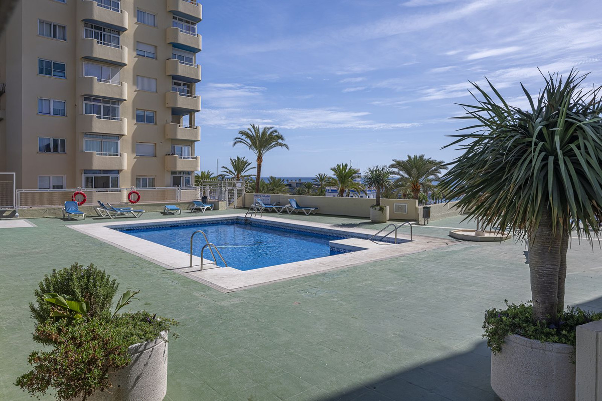 fc871caec7d4f68fcbf637f65a4c8294 - 24