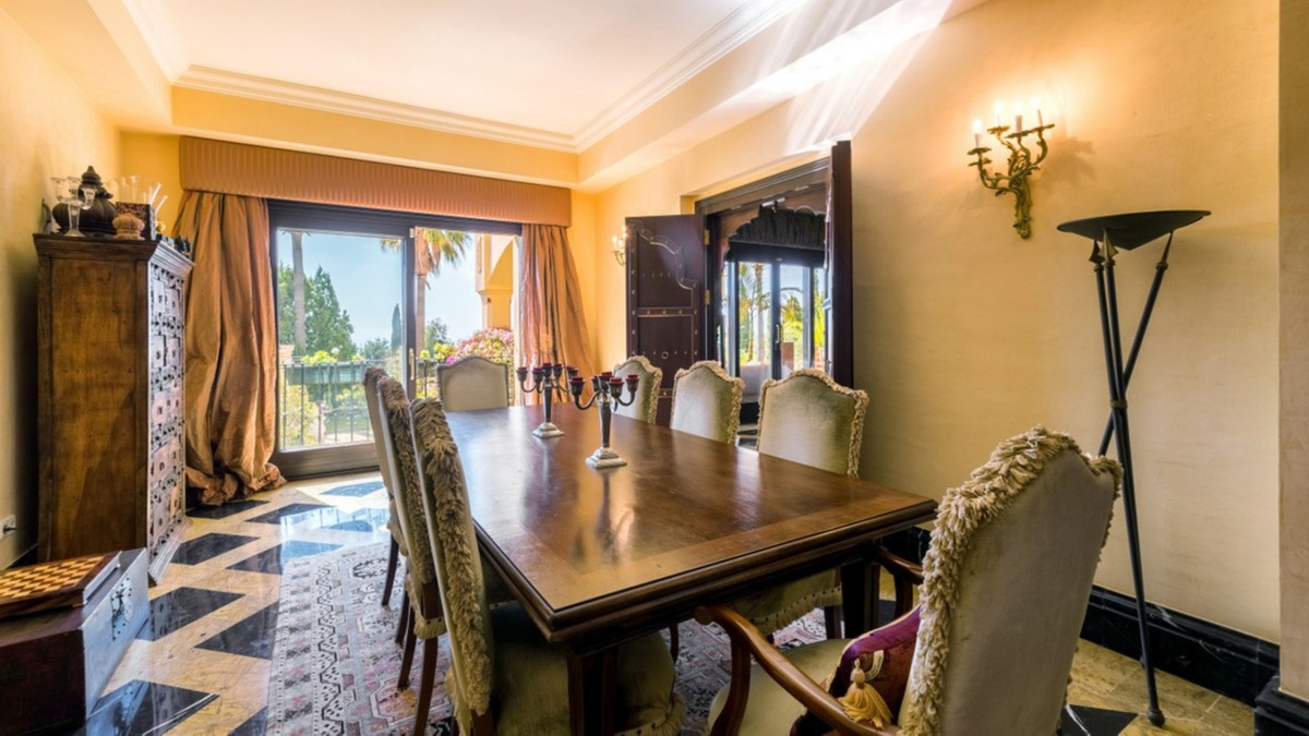 fcacf0a3849a87b45e955ba3677e62f5 - 14