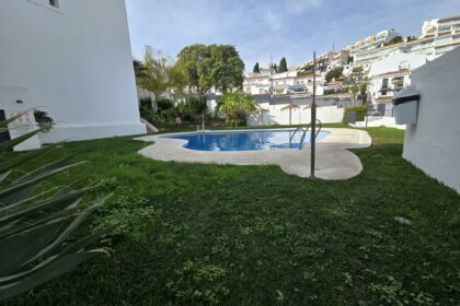 fe5d69fed82e2f85d9a79164eb4bd449 - 1