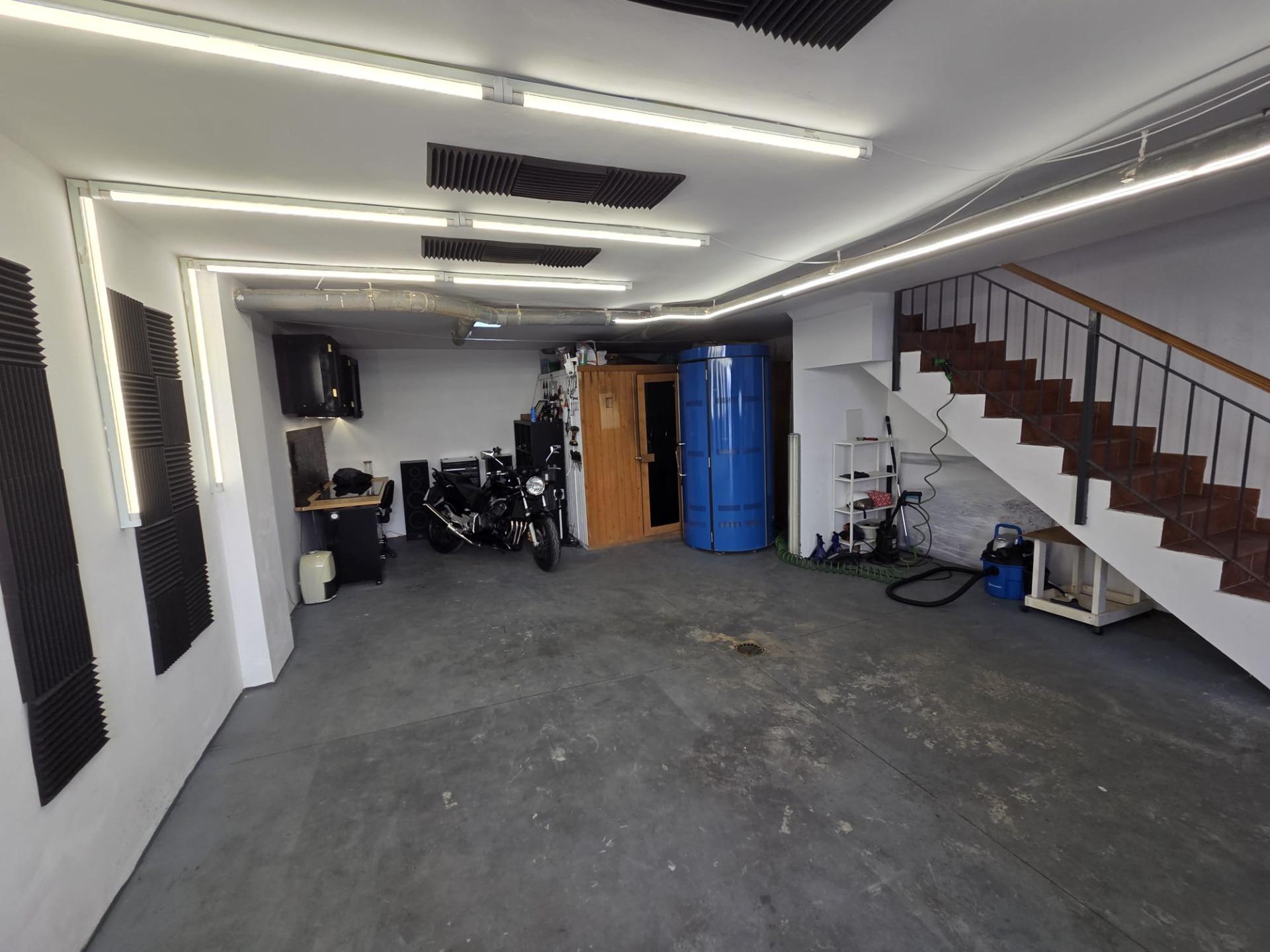 fe5d69fed82e2f85d9a79164eb4bd449 - 6