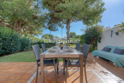 fed360ec271fd7ba1c6f8c6ec9b4099d - 25