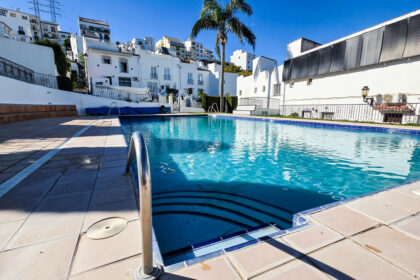 fff0453b274867a4f7cdaf9a6b9f49e1 - 10