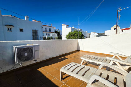 fff0453b274867a4f7cdaf9a6b9f49e1 - 11