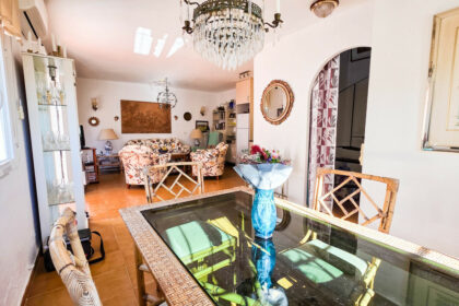 fff0453b274867a4f7cdaf9a6b9f49e1 - 13