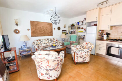 fff0453b274867a4f7cdaf9a6b9f49e1 - 14